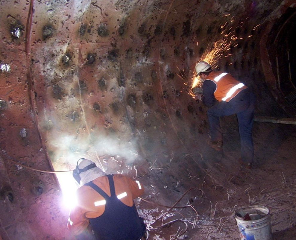 Refractory anchor installation